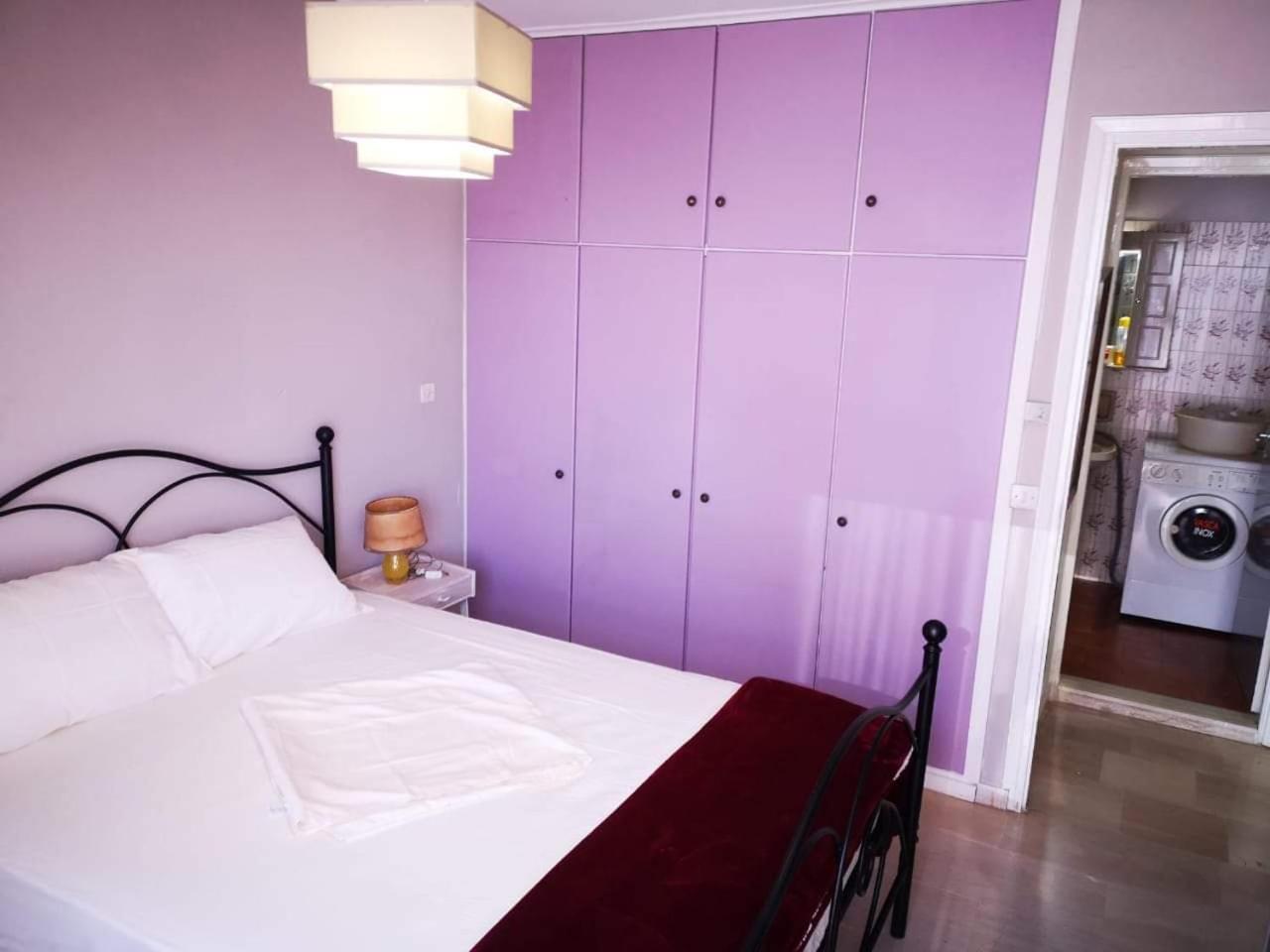 Comfortable Beachfront Apartment Loutráki Buitenkant foto
