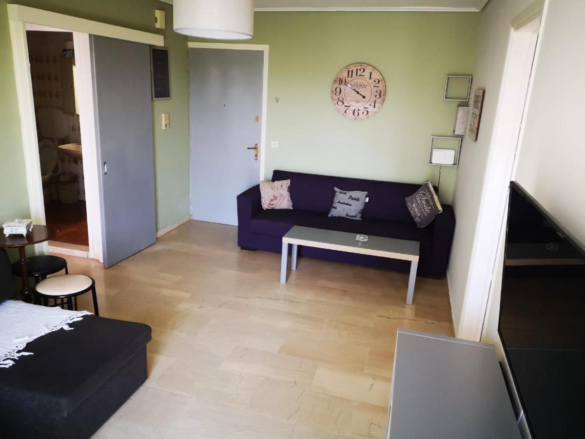 Comfortable Beachfront Apartment Loutráki Buitenkant foto