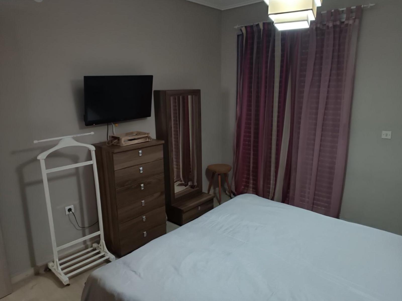 Comfortable Beachfront Apartment Loutráki Buitenkant foto